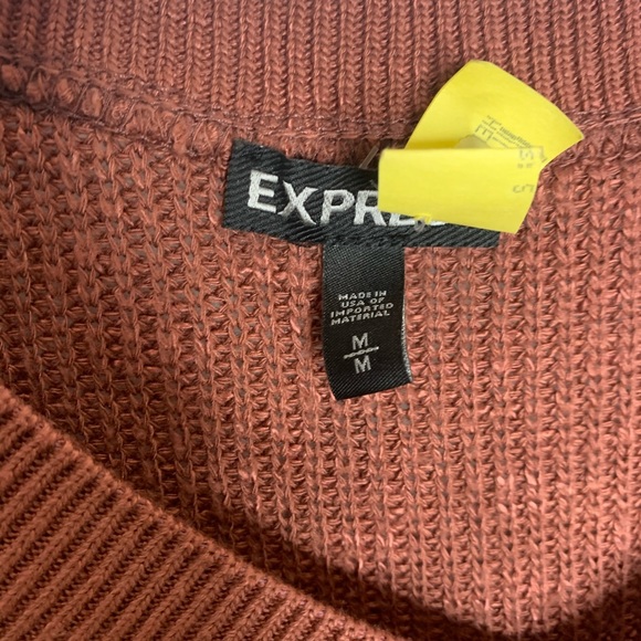 Express v-neck burnt orange sweater - Picture 2 of 6